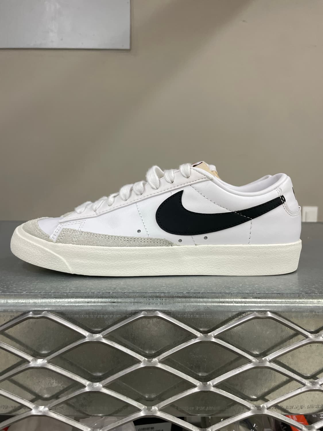 나이키 블레이저 로우 77 255 상품이미지1