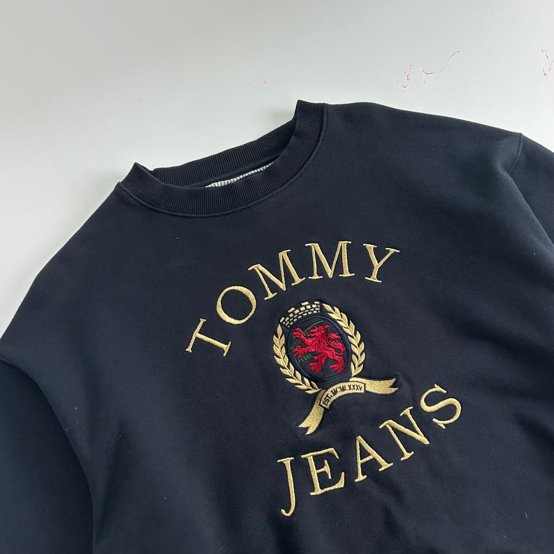 Tommy jeans 스펠아웃 로고 네이비 맨투맨 상품이미지4