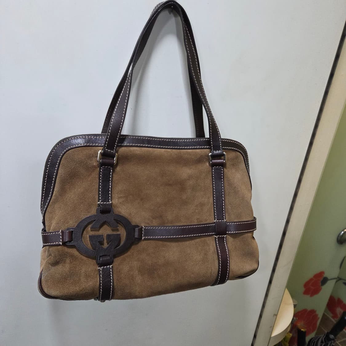 구찌 스웨이드 로얄 사첼백 상품이미지1