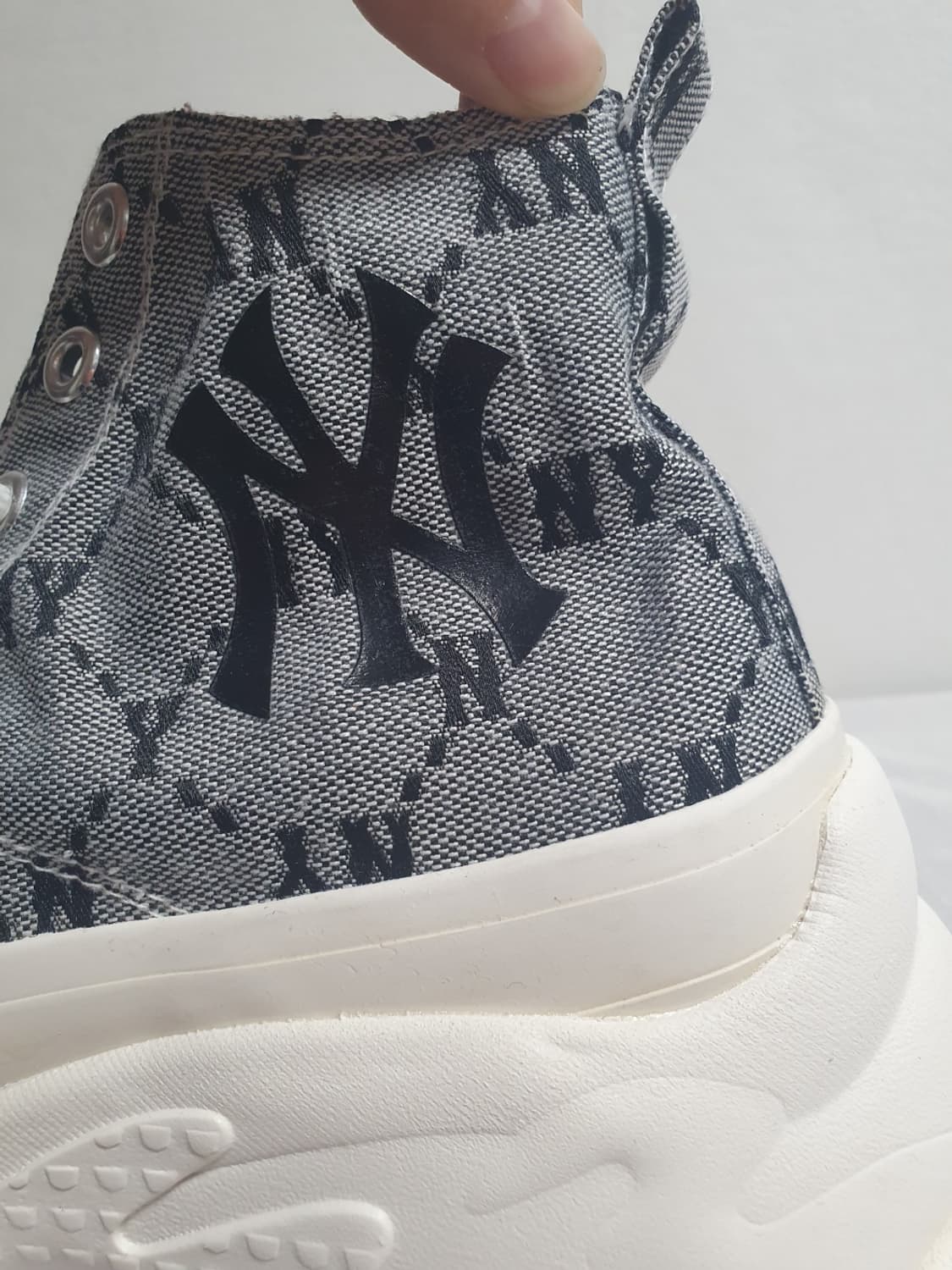 240mm 엠엘비 청키 하이 모노자카드 뉴욕양키스 스니커즈 상품이미지7