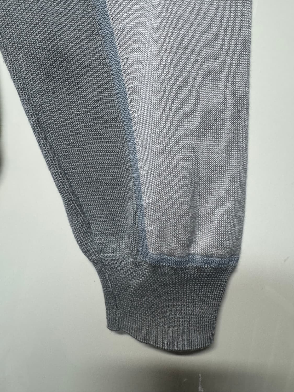 요크 실크 스위칭 니트 상품이미지4