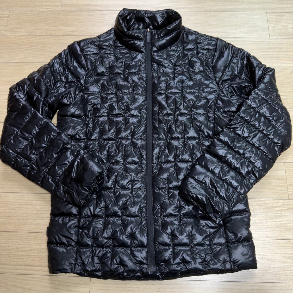 아이더 블랙 경량패딩 상품이미지1