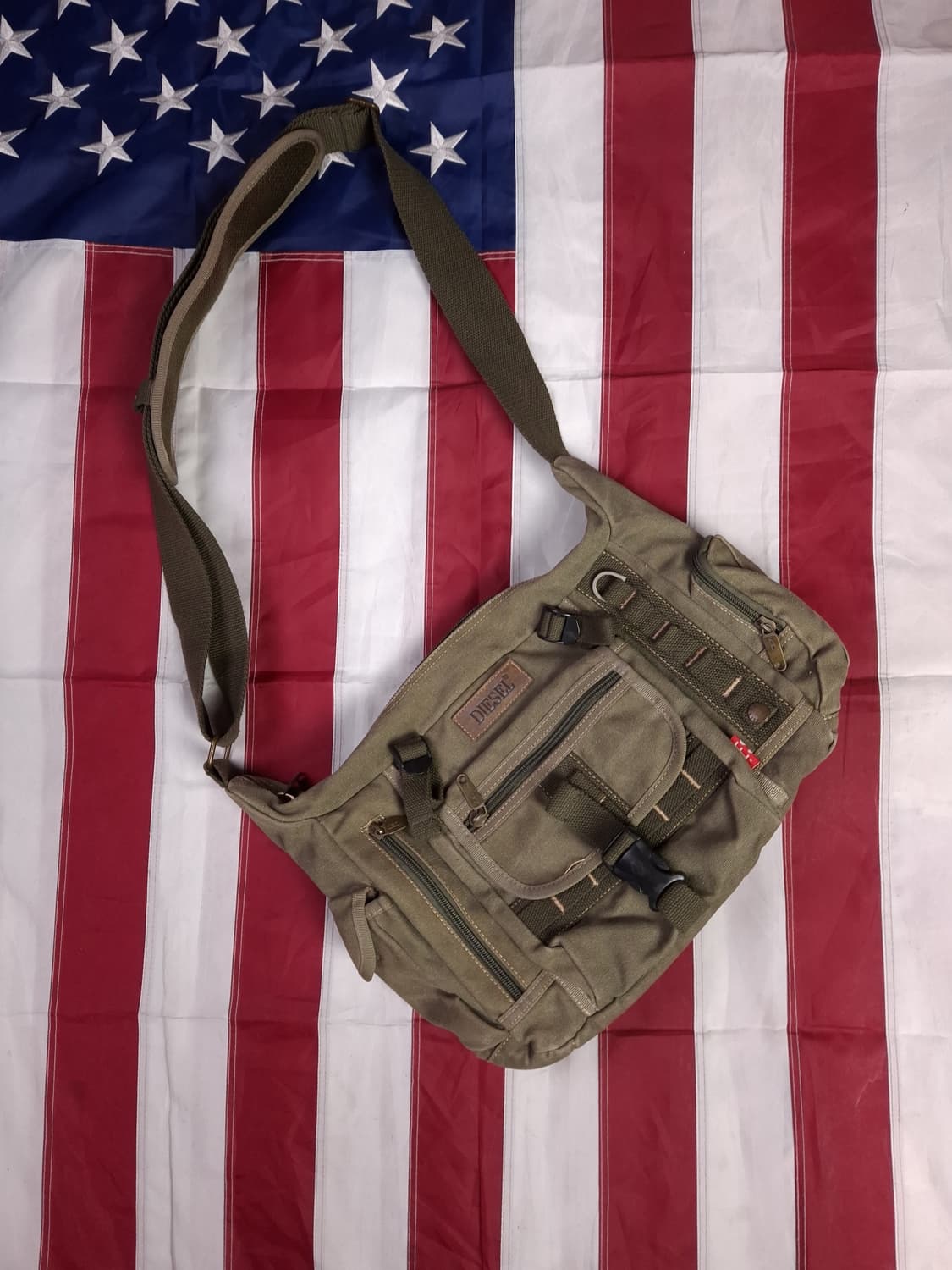 새제품급 오리지날 디젤 밀리터리  크로스백 상품이미지1