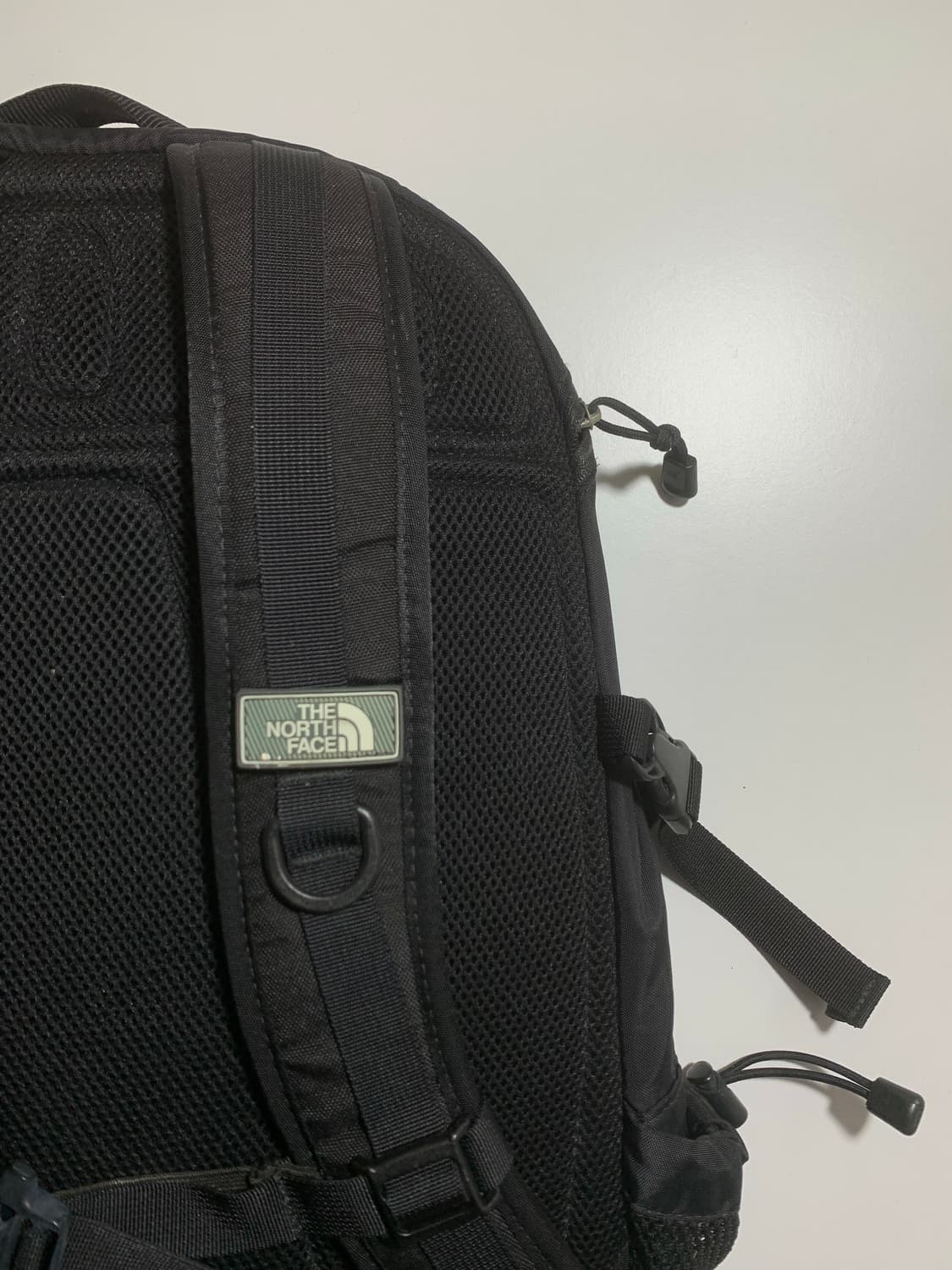 노스페이스 Surge 블랙 백팩 상품이미지3