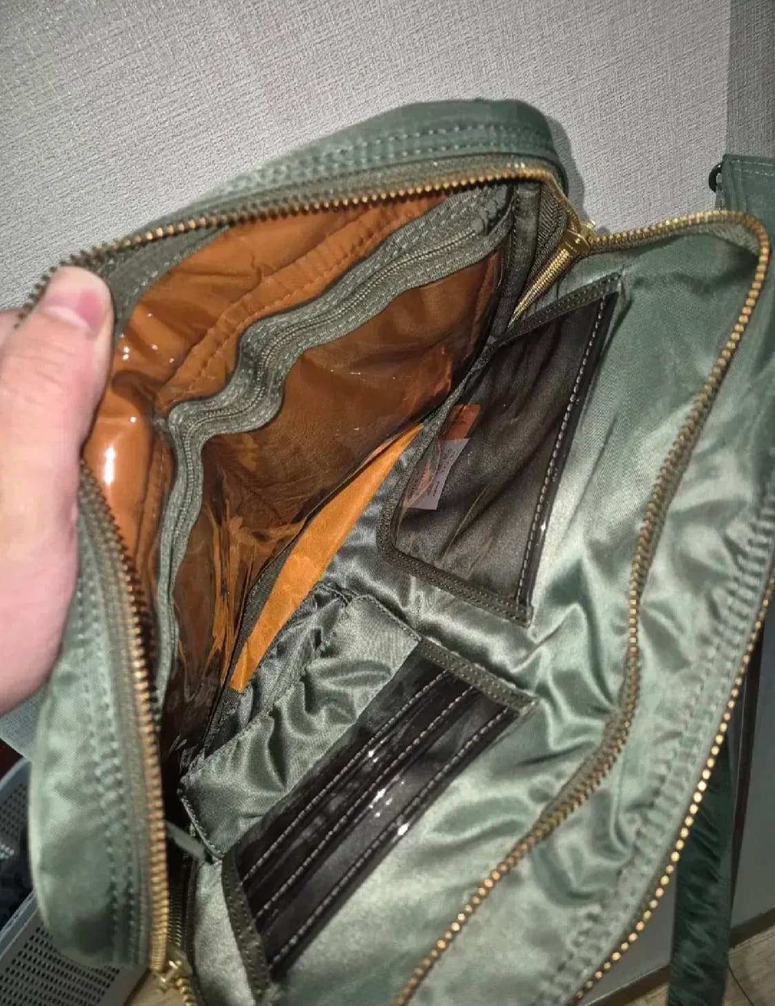 [요시다포터] 탱커 숄더백 라지 세이지 그린 (622-78810) 상품이미지2