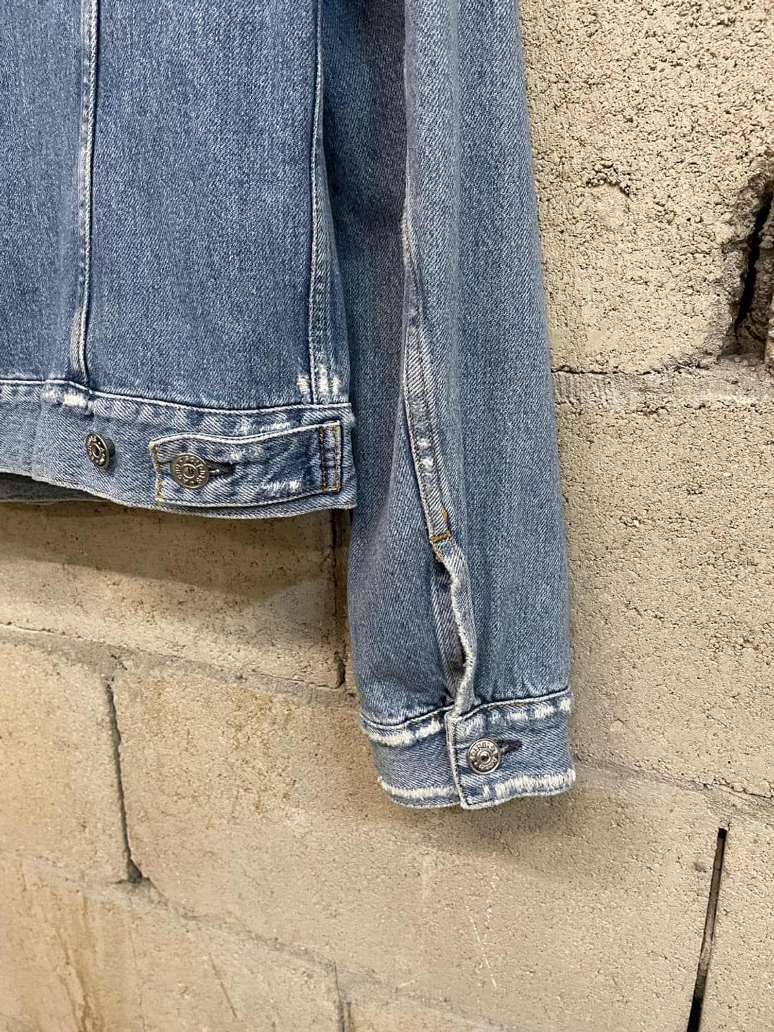 아크네 스튜디오 데님 노카라 트러커 자켓 상품이미지5