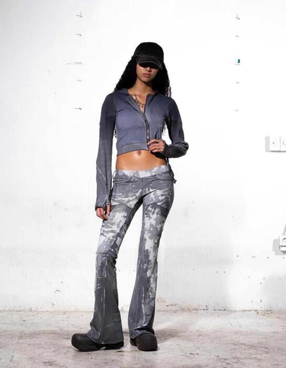 aesynctx 25시즌 크롭 후드집업 상품이미지3