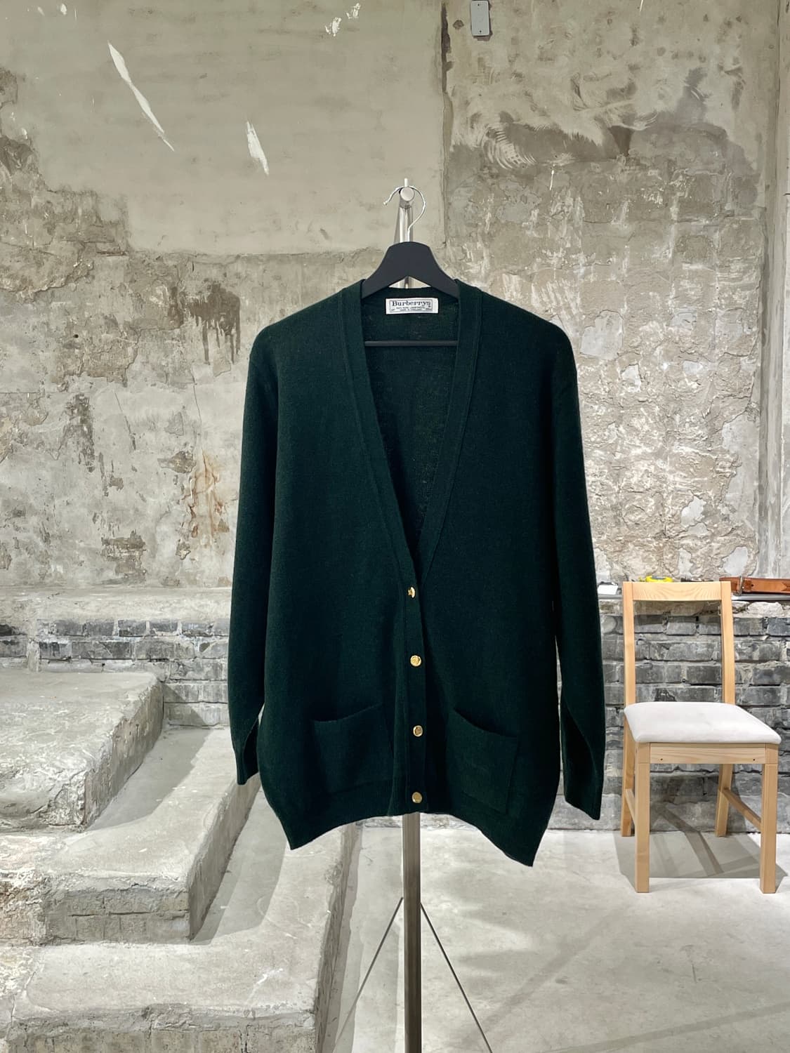 버버리 딥 그린 금장 버튼 울 가디건 상품이미지1