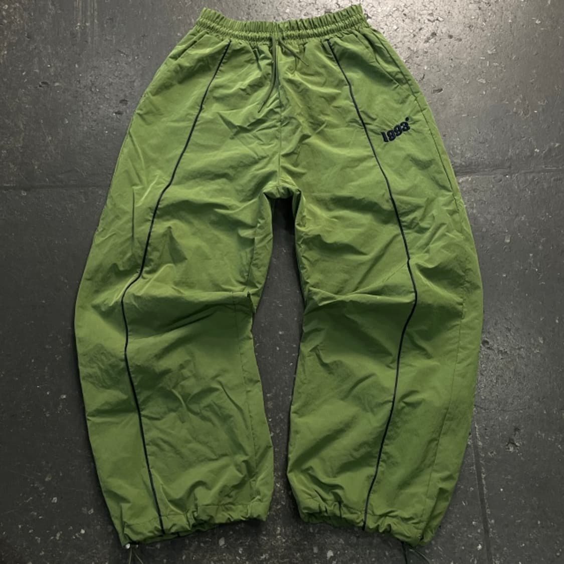 100 1993스튜디오 나일론 팬츠  상품이미지1