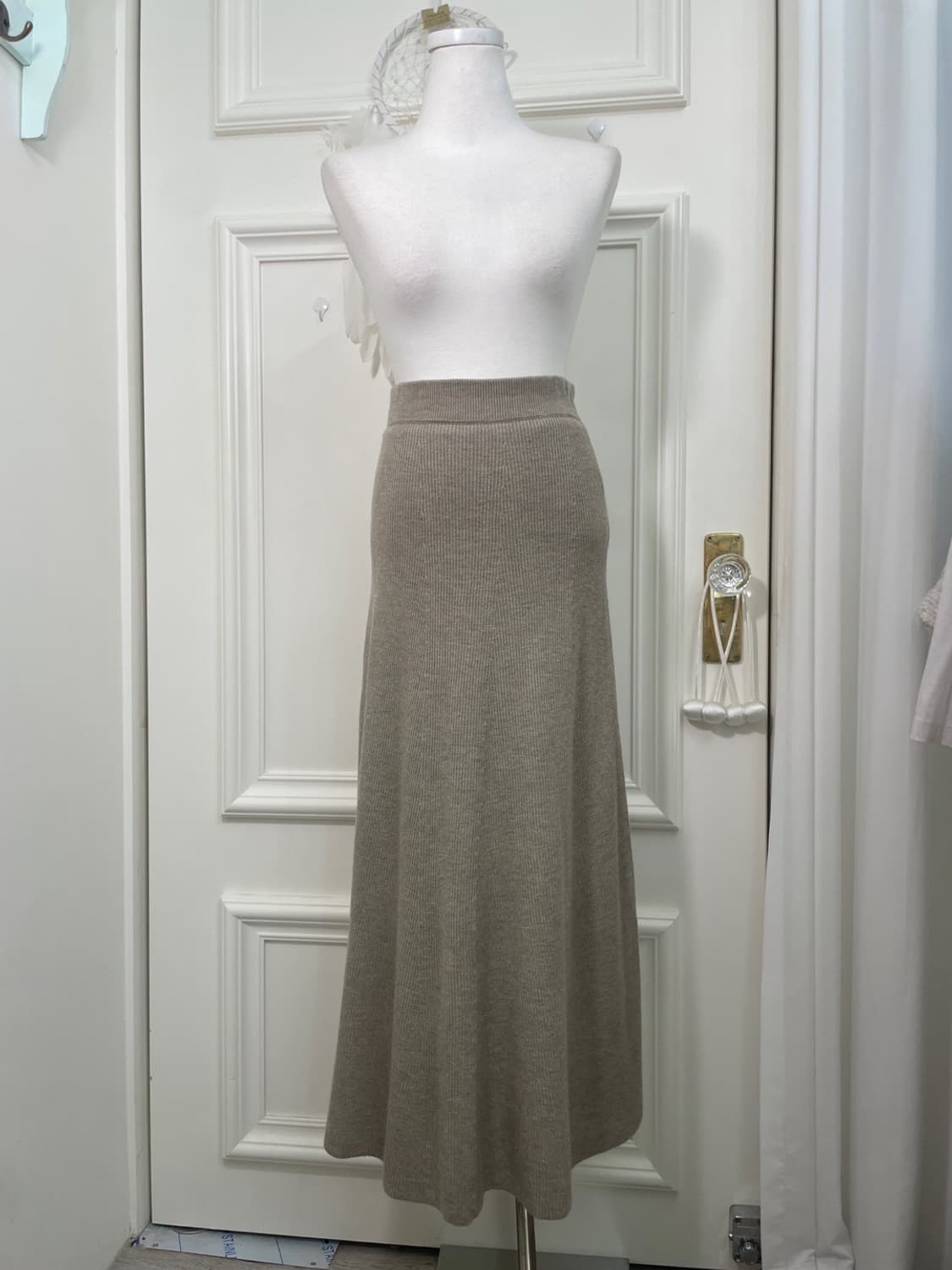 dark beige flare banding knit long skirt 상품이미지1