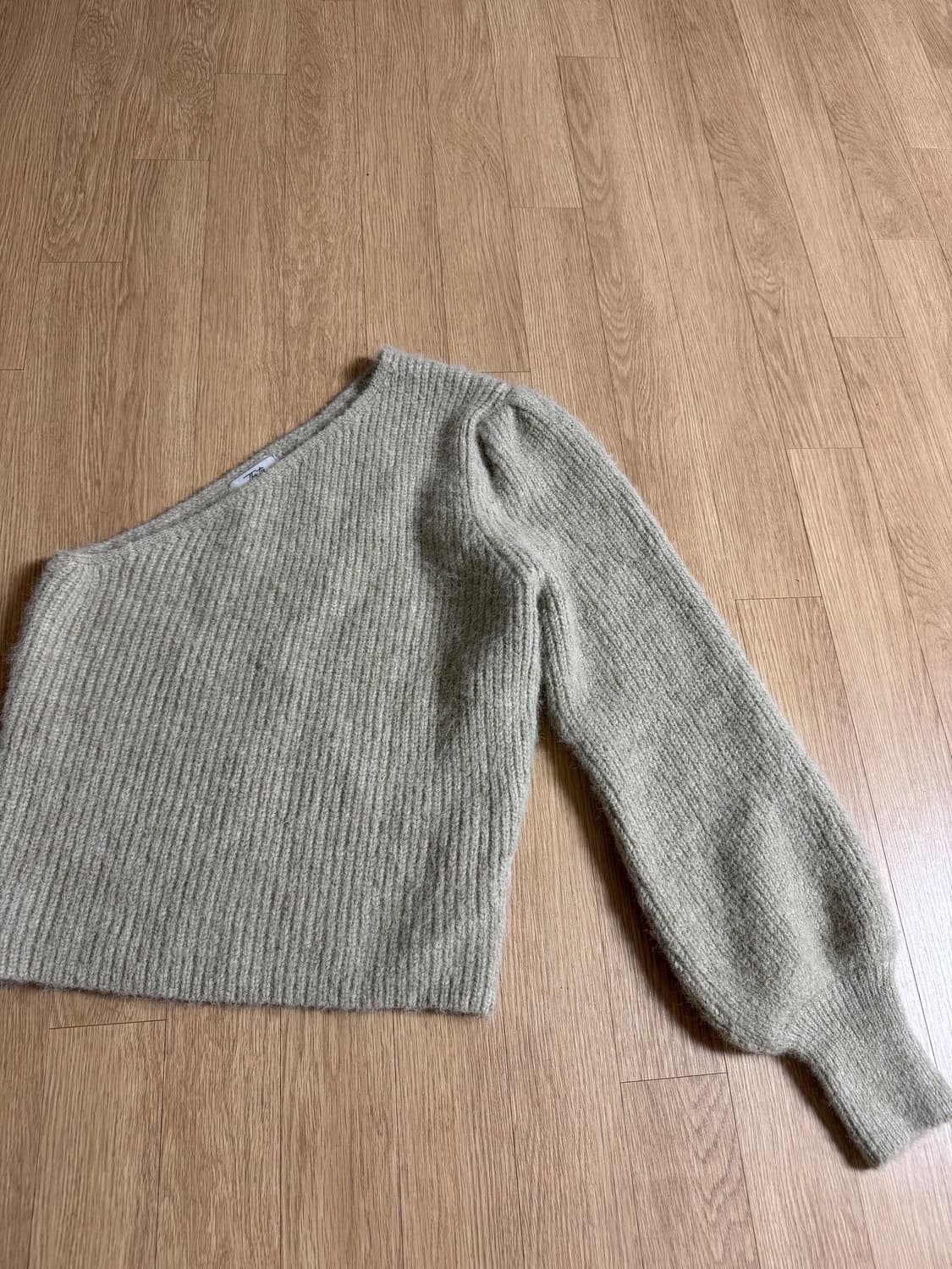 더티스 ONE-SHOULDER WOOL KNIT 상품이미지5