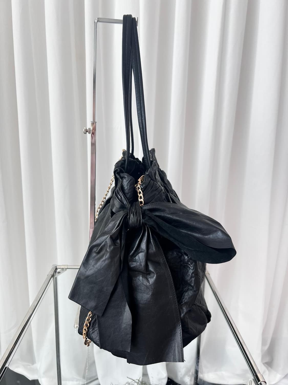 프라다 블랙 보우 레더 리본 사첼백 상품이미지6