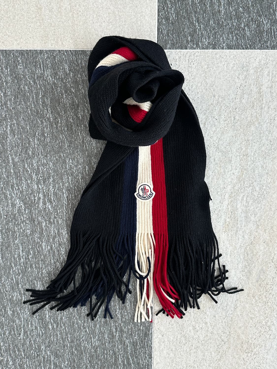 몽클레어 3컬러 와펜 울 머플러 상품이미지4