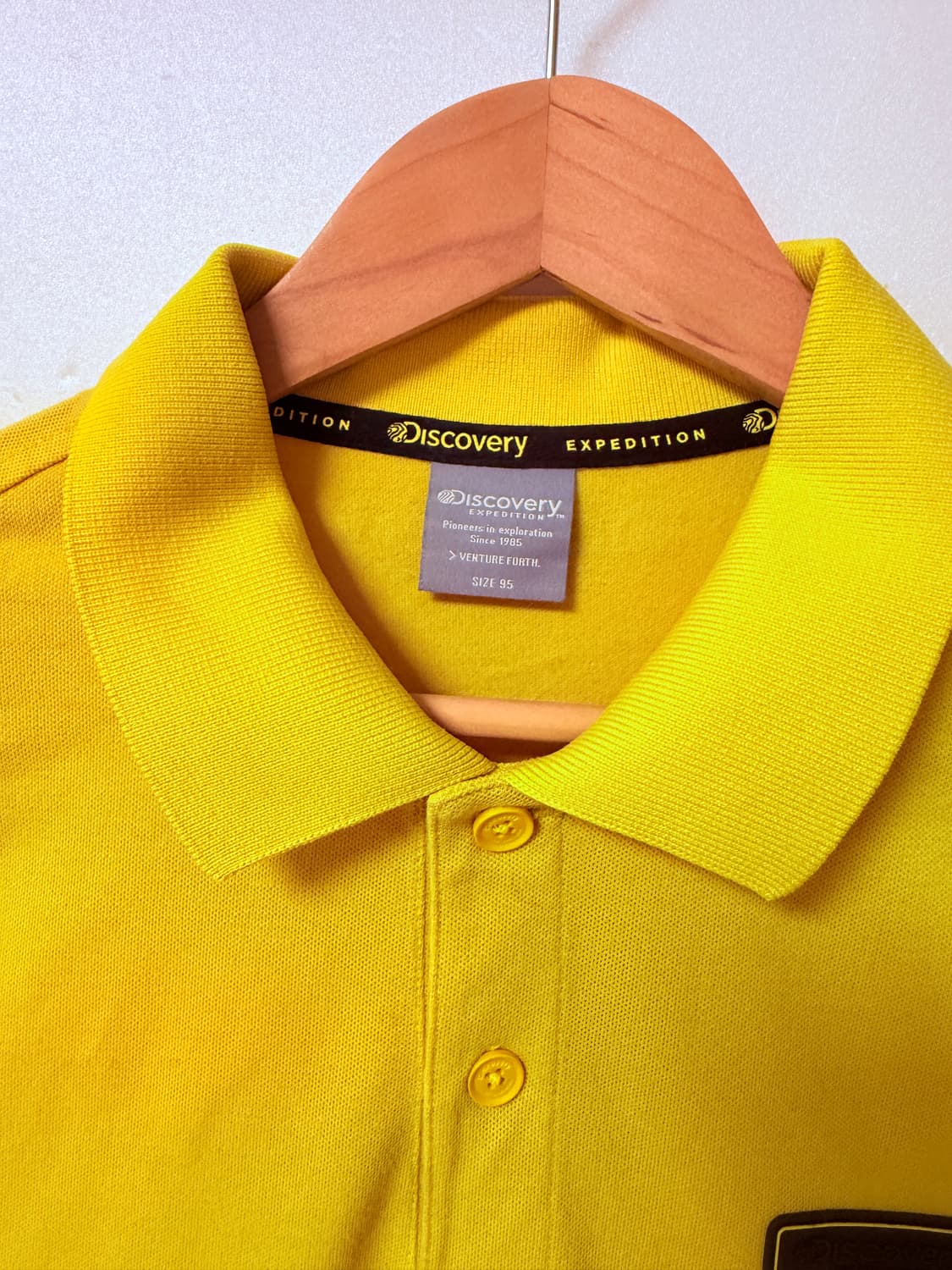 디스커버리(Discovery) 옐로우 카라 반팔티 95 데일리 상품이미지3