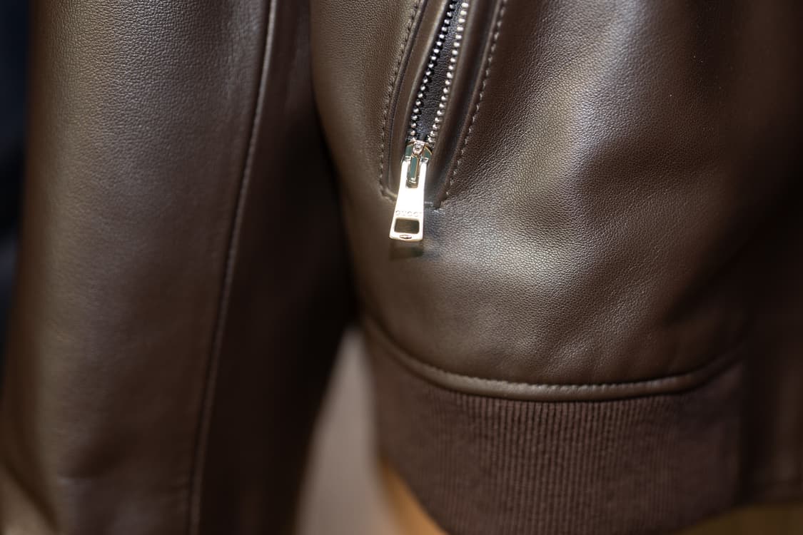 GUCCI 엠보 로고 램스킨 봄버 자켓 54 상품이미지4