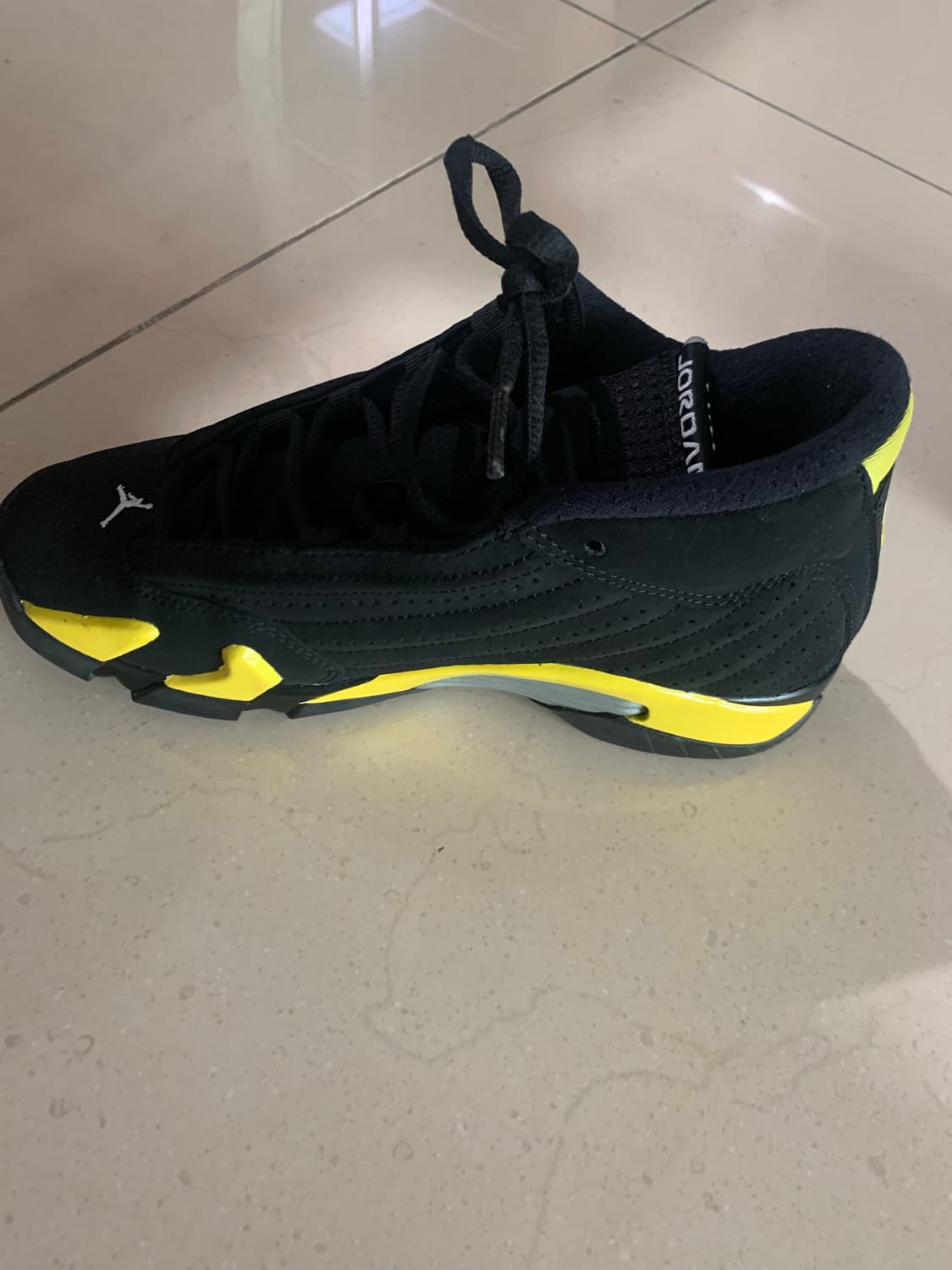조던 14 레트로 썬더 블랙/옐로우 상품이미지4