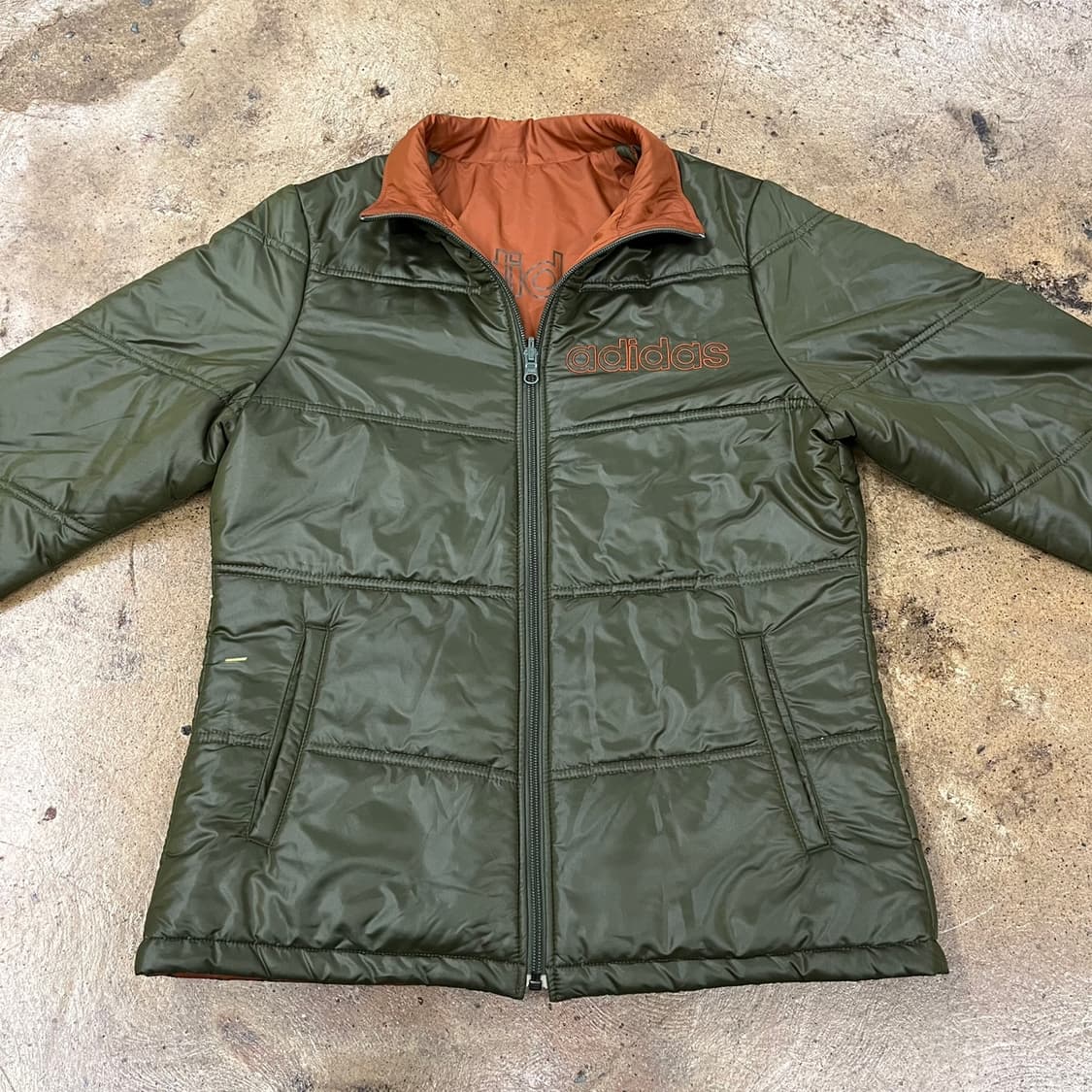 아디다스 양면 리버시블 카키 오렌지 브라운 경량 얇패딩  상품이미지3