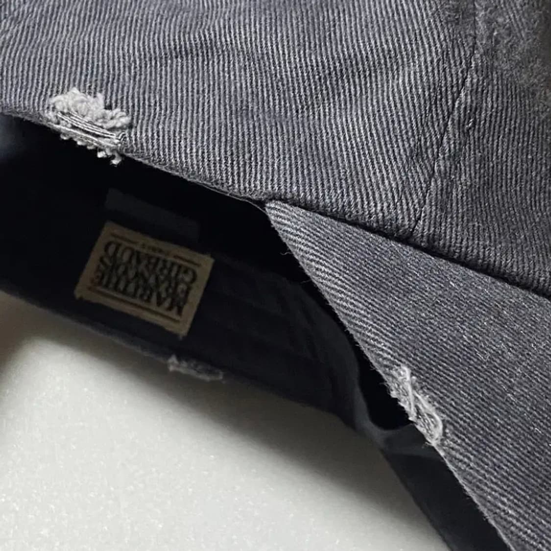 [정품] 마리떼프랑소와저버 로고자수 디스트로이드 데미지 오버핏 볼캡 상품이미지5