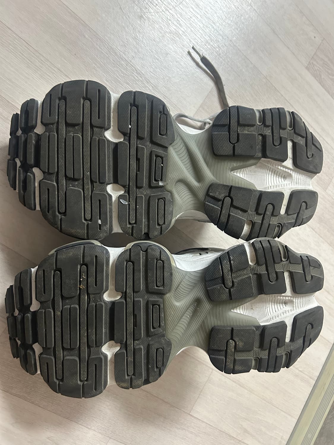 발렌시아가 카고스니커즈 그레이 상품이미지5