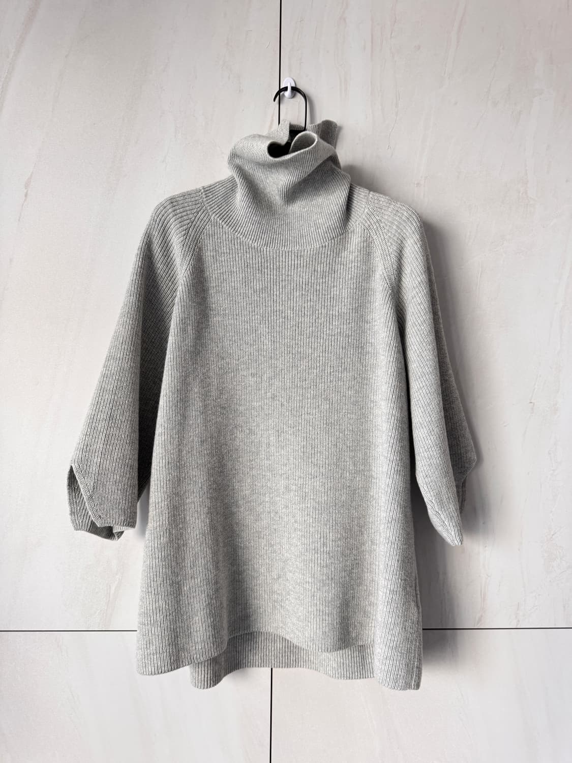 새상품 COS 코스 터틀넥 오버핏 니트 S(55,66가능) 상품이미지2