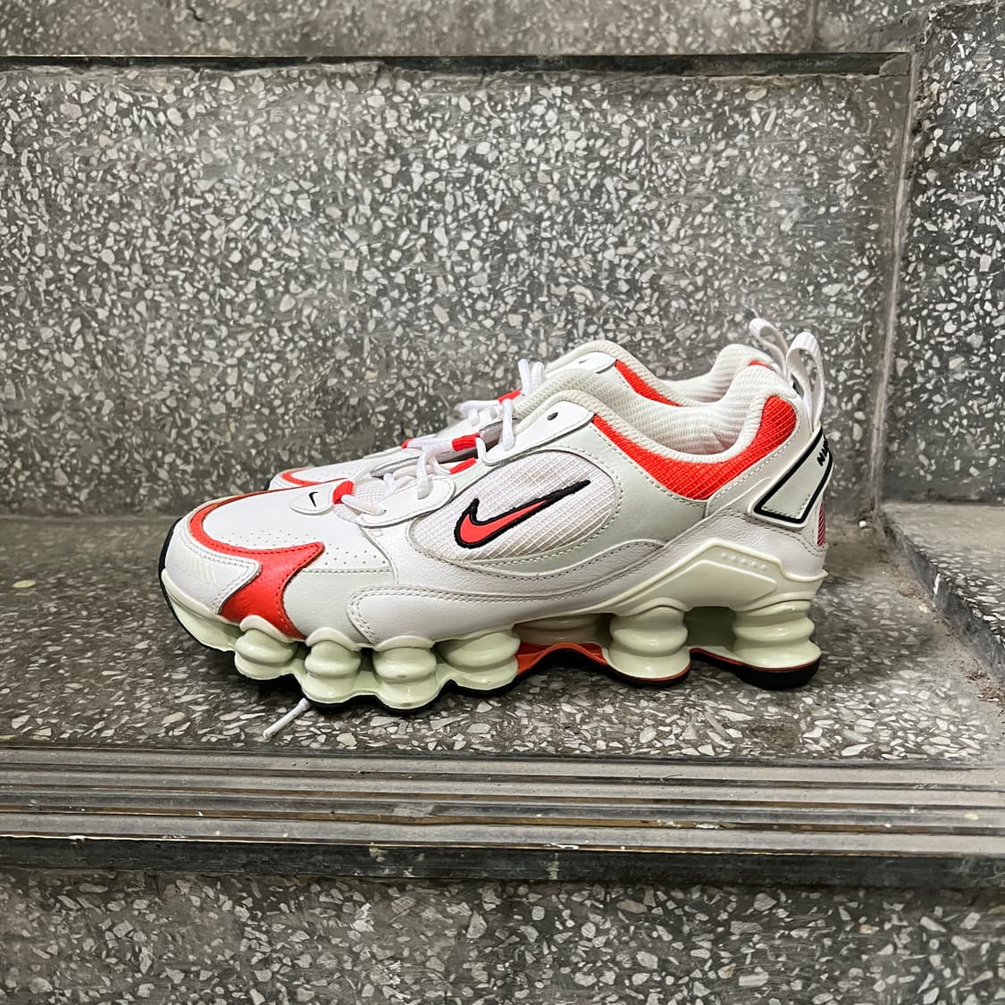 나이키 샥스 노바 화이트 레드 상품이미지1