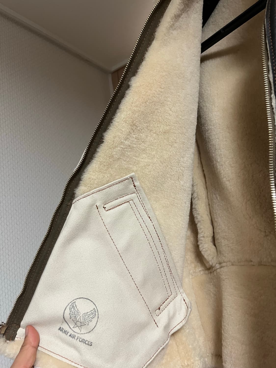 에어로레더 B-6 46사이즈 블랙 무스탕 판매 (48 교환) 상품이미지3