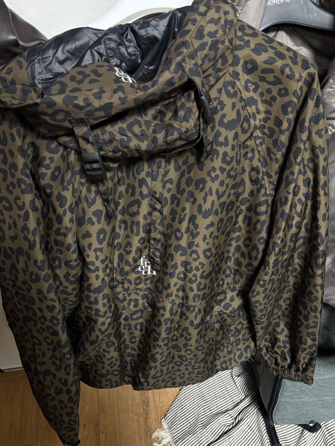 페치선데이 레오파드 바람막이 상품이미지3