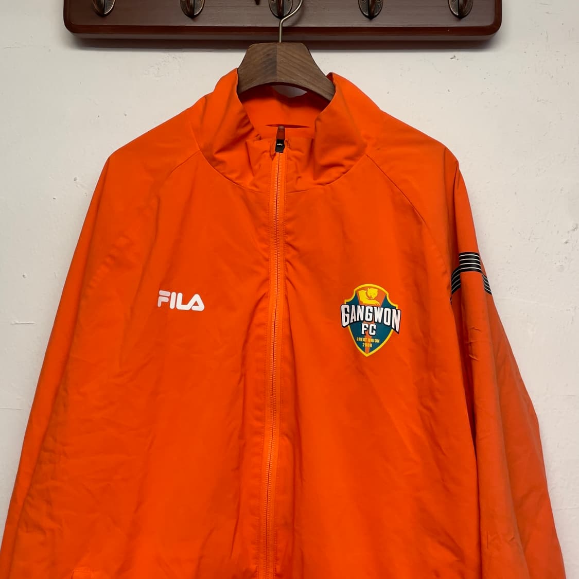 휠라 강원 FC 오렌지 바람막이 자켓   상품이미지3