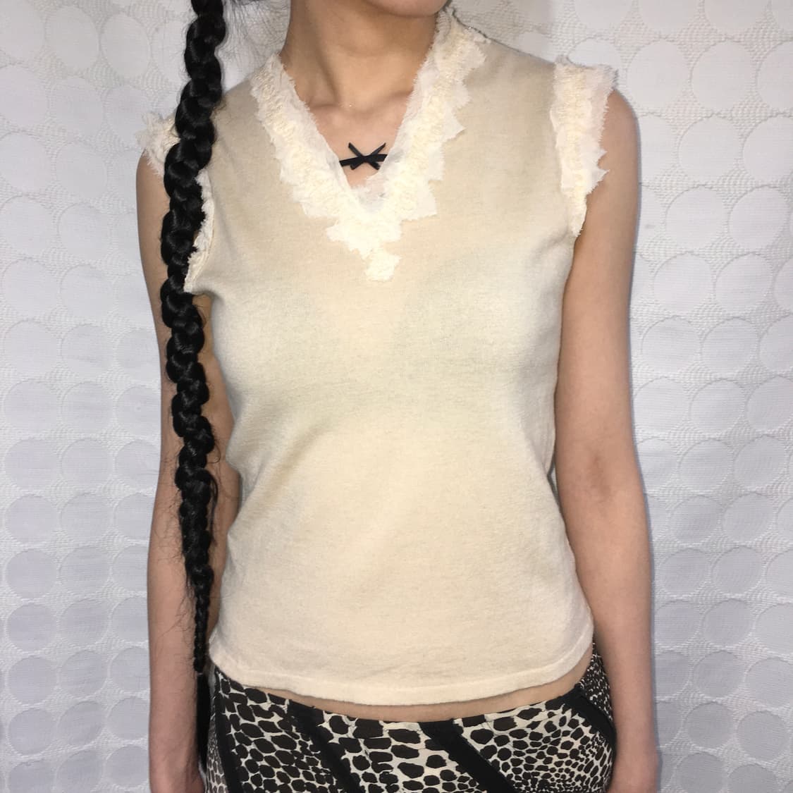 히로코 코시노 디테일 슬리브리스 탑 상품이미지2