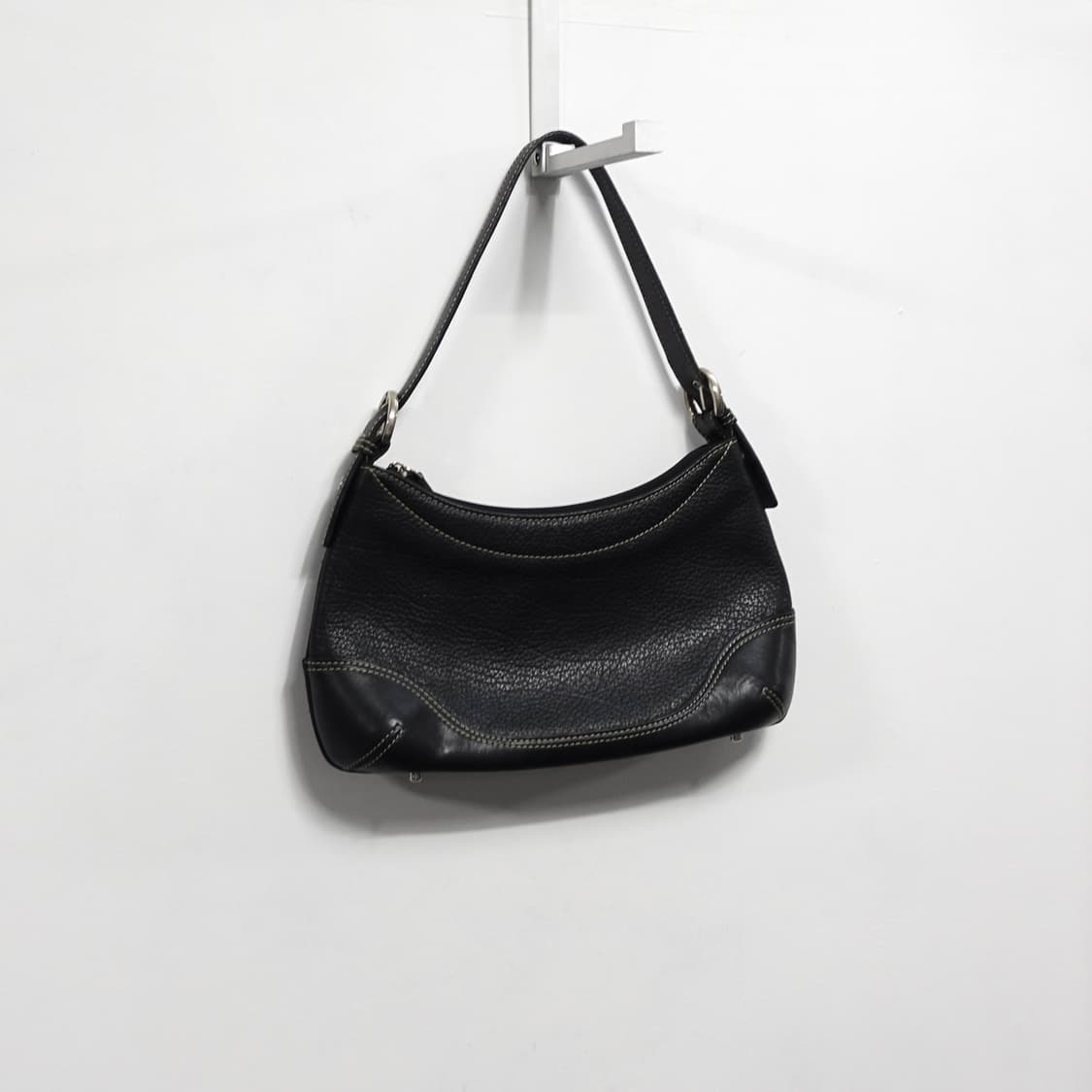 빈티지 버클 레더 숄더백 상품이미지2