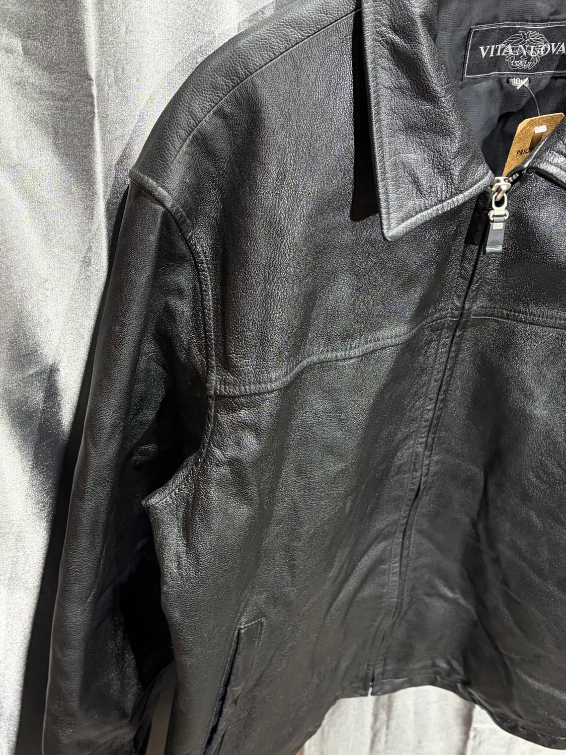 L VITANUOVA 각인 포켓 절개 쉽스킨 레더자켓 상품이미지8