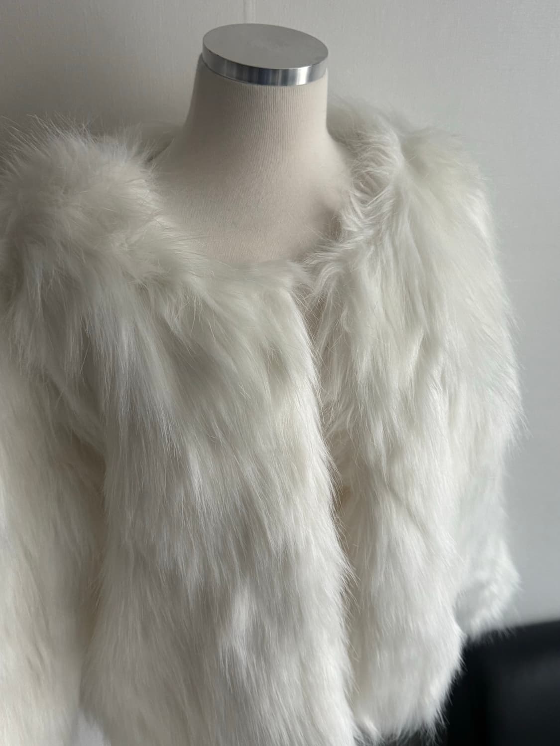 화이트 미드 헤어 페이크 퍼자켓 새상품(마지막 재고) 상품이미지6