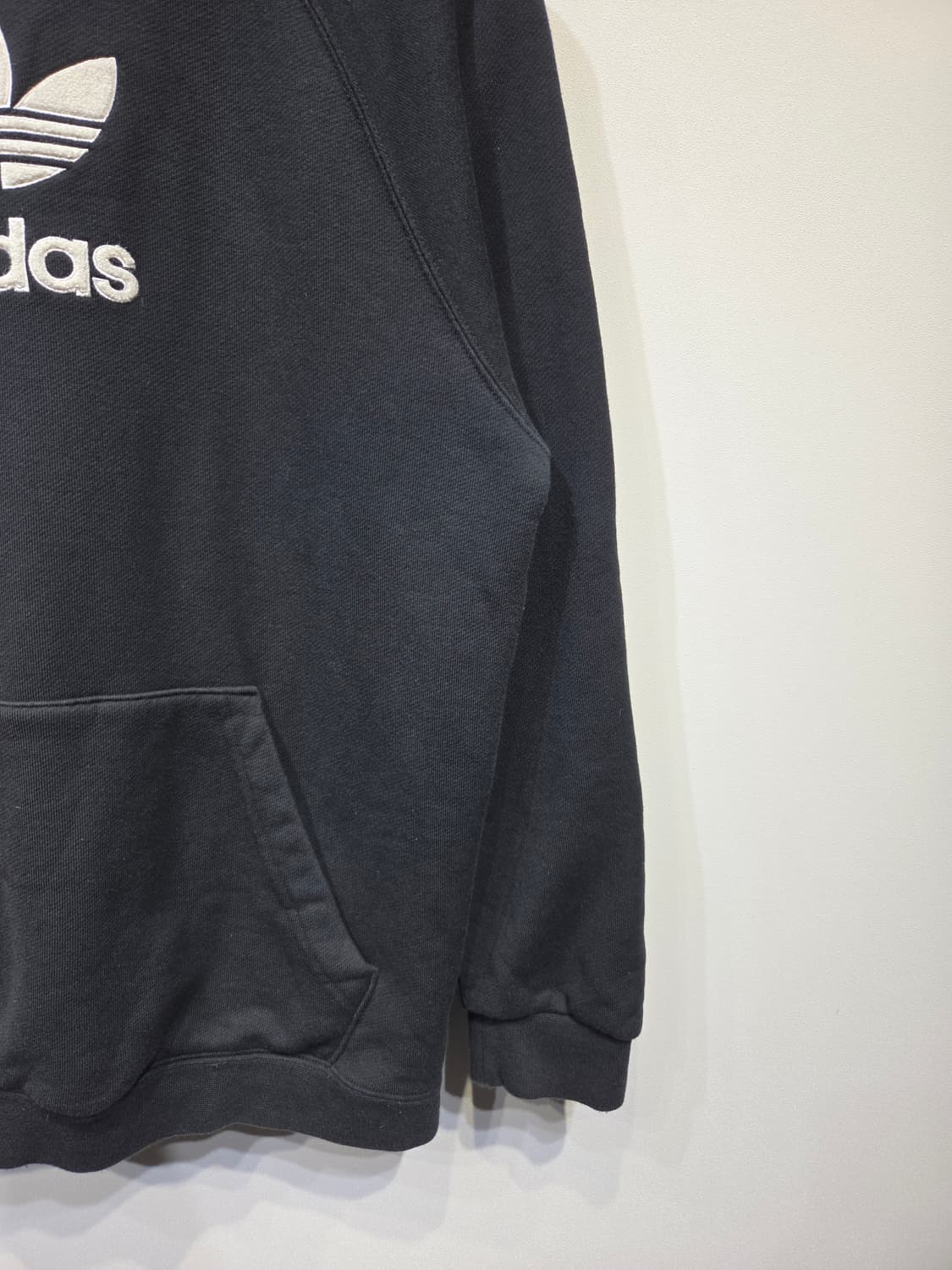 아디다스 오리지널스 빅로고 자수 후드티 상품이미지5