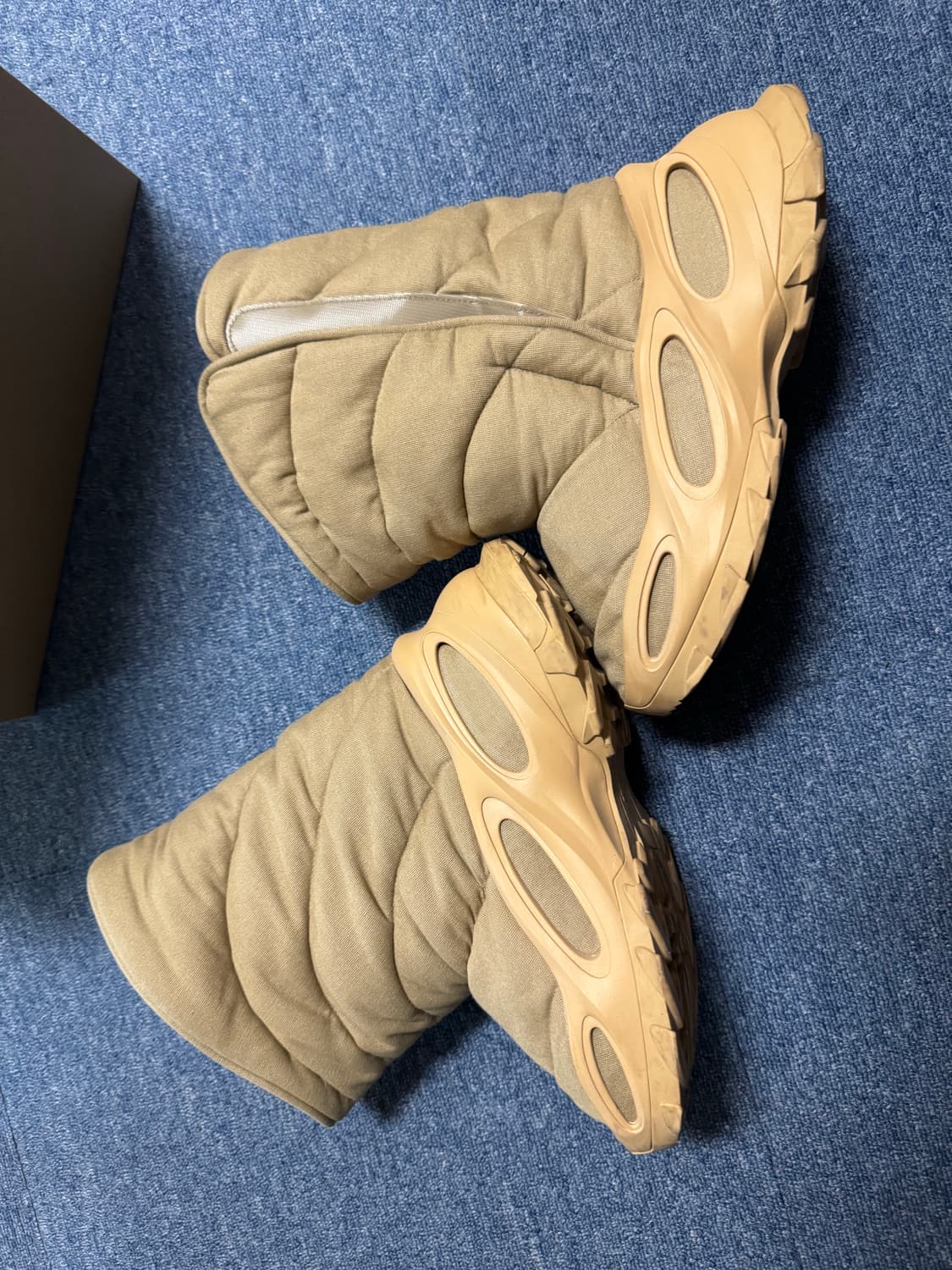 [size 9] Yeezy nsltd 부츠  상품이미지2