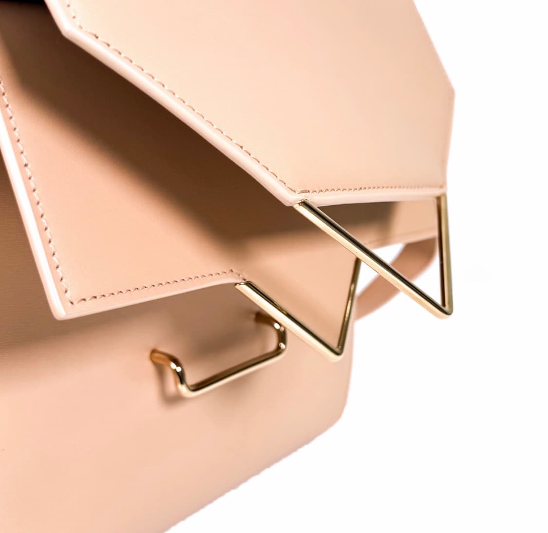 [S] 보테가베네타 더 클립 스퀘어 숄더 박스백 크로스백 스몰 베이지 상품이미지7