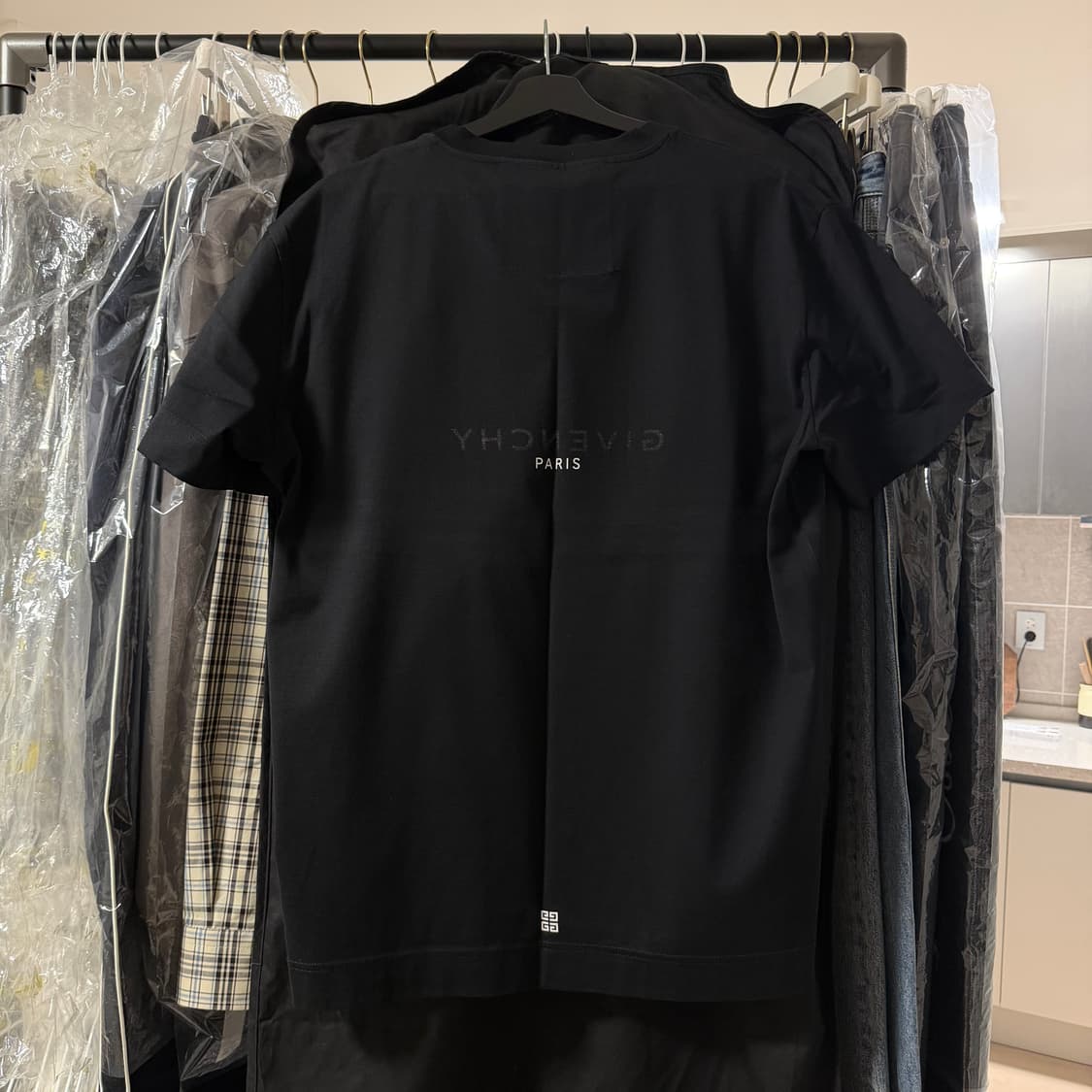 지방시 코튼 리버스 슬림핏 티셔츠 블랙 XL 상품이미지5