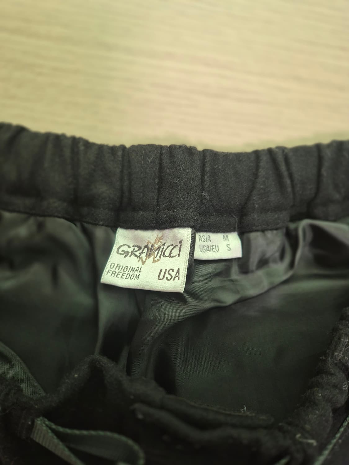 그라미치 루즈테이퍼드 울블렌드 팬츠 블랙 상품이미지4