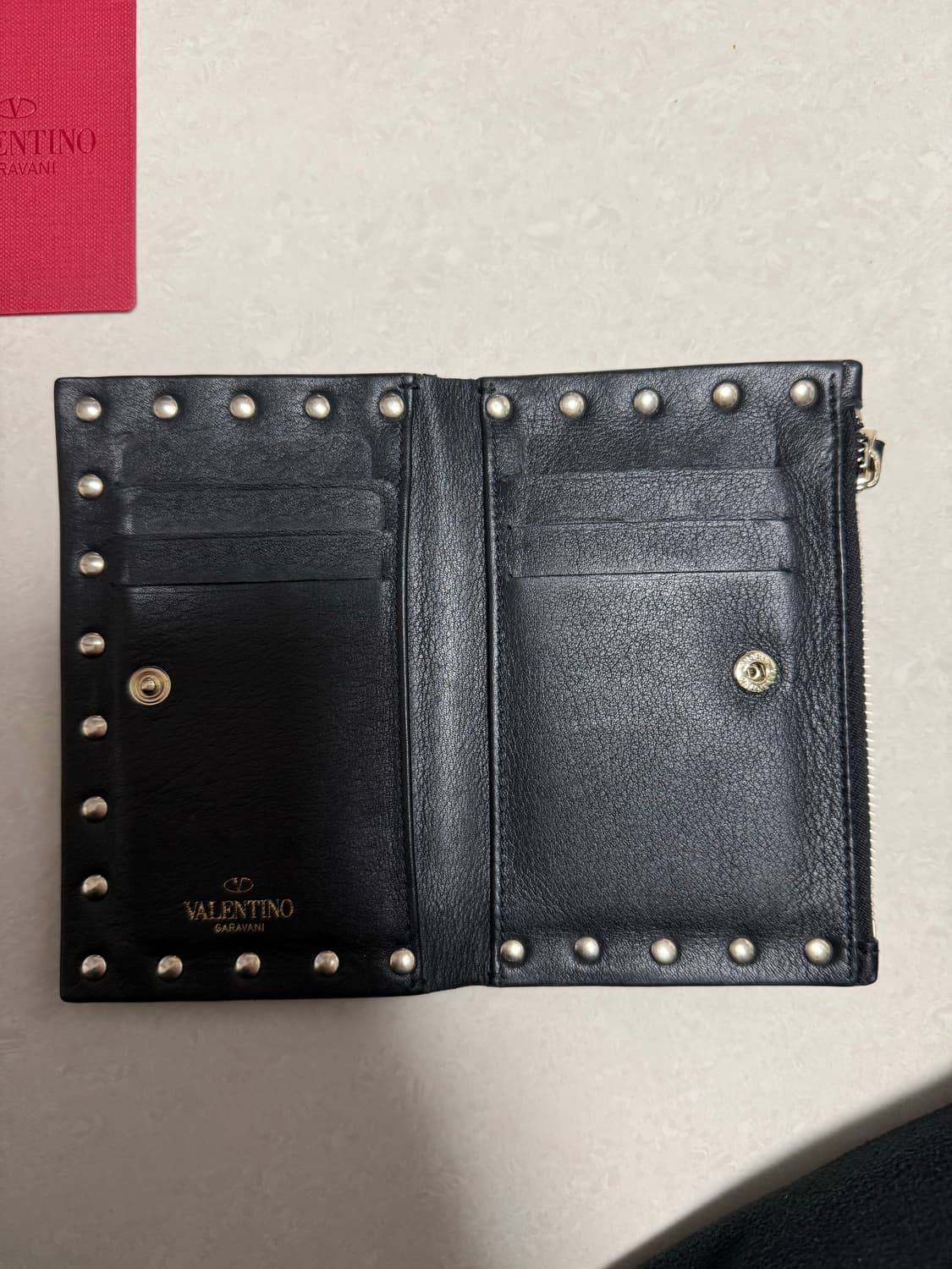 발렌티노 락스터드 블랙 반지갑 상품이미지3