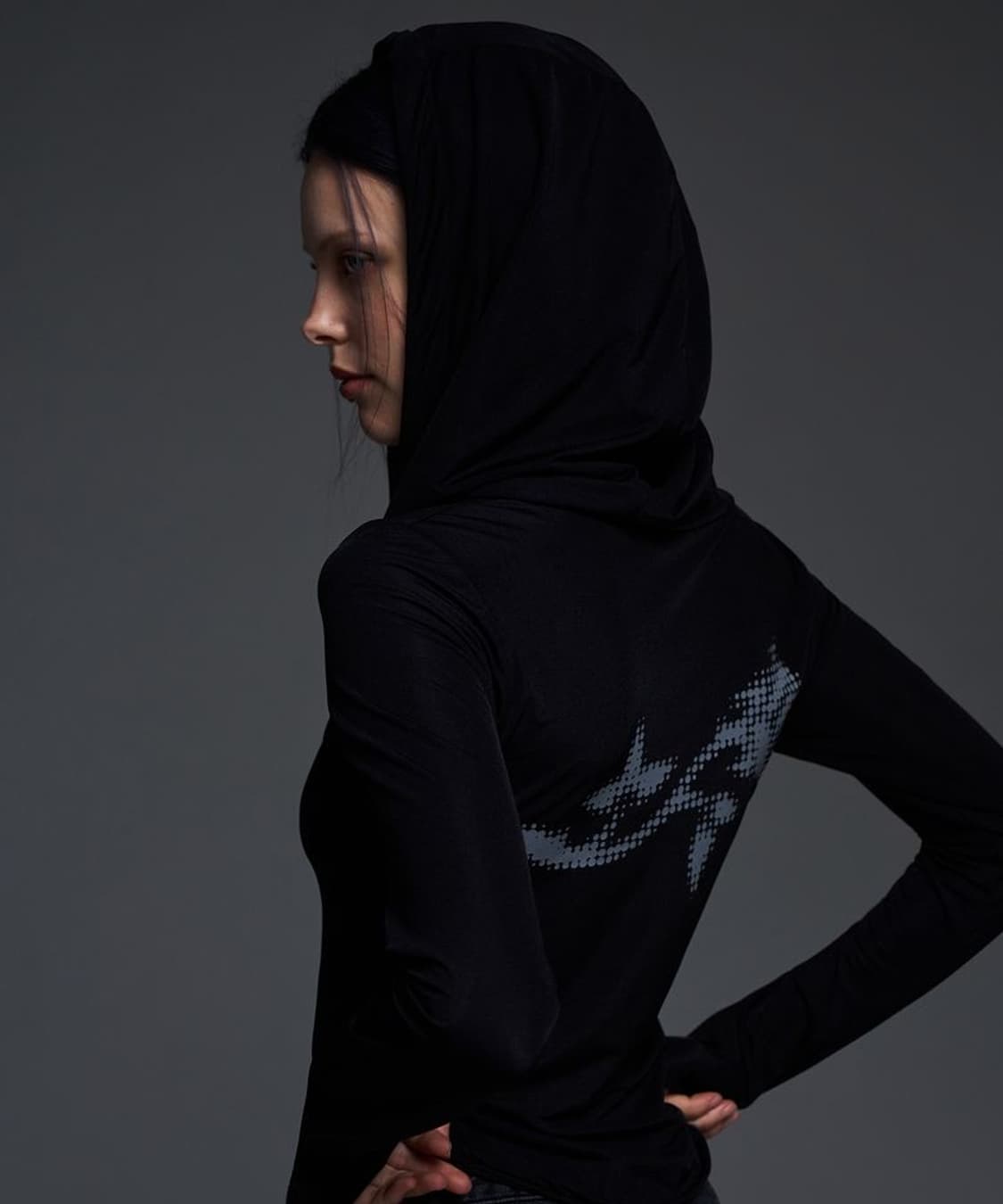 팬시클럽 로즈 머스크 카울 후드 블랙 상품이미지1