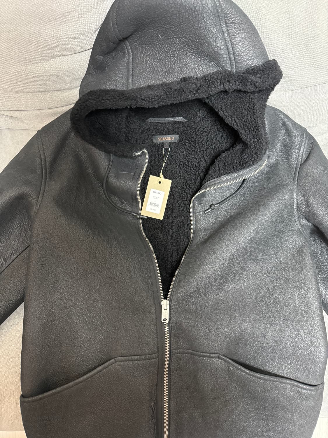 이지 시즌3 무스탕 오닉스 블랙 S사이즈 상품이미지1