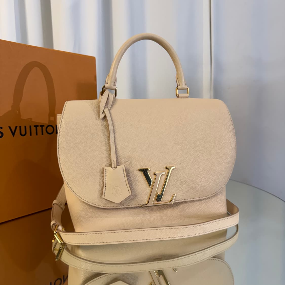 루이비통 볼타 탑 핸들 토트 숄더백 상품이미지3