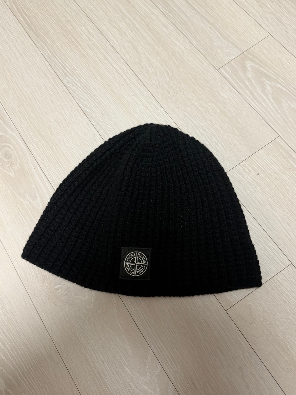 스톤아일랜드 23fw 와플니트 비니 블랙 상품이미지1