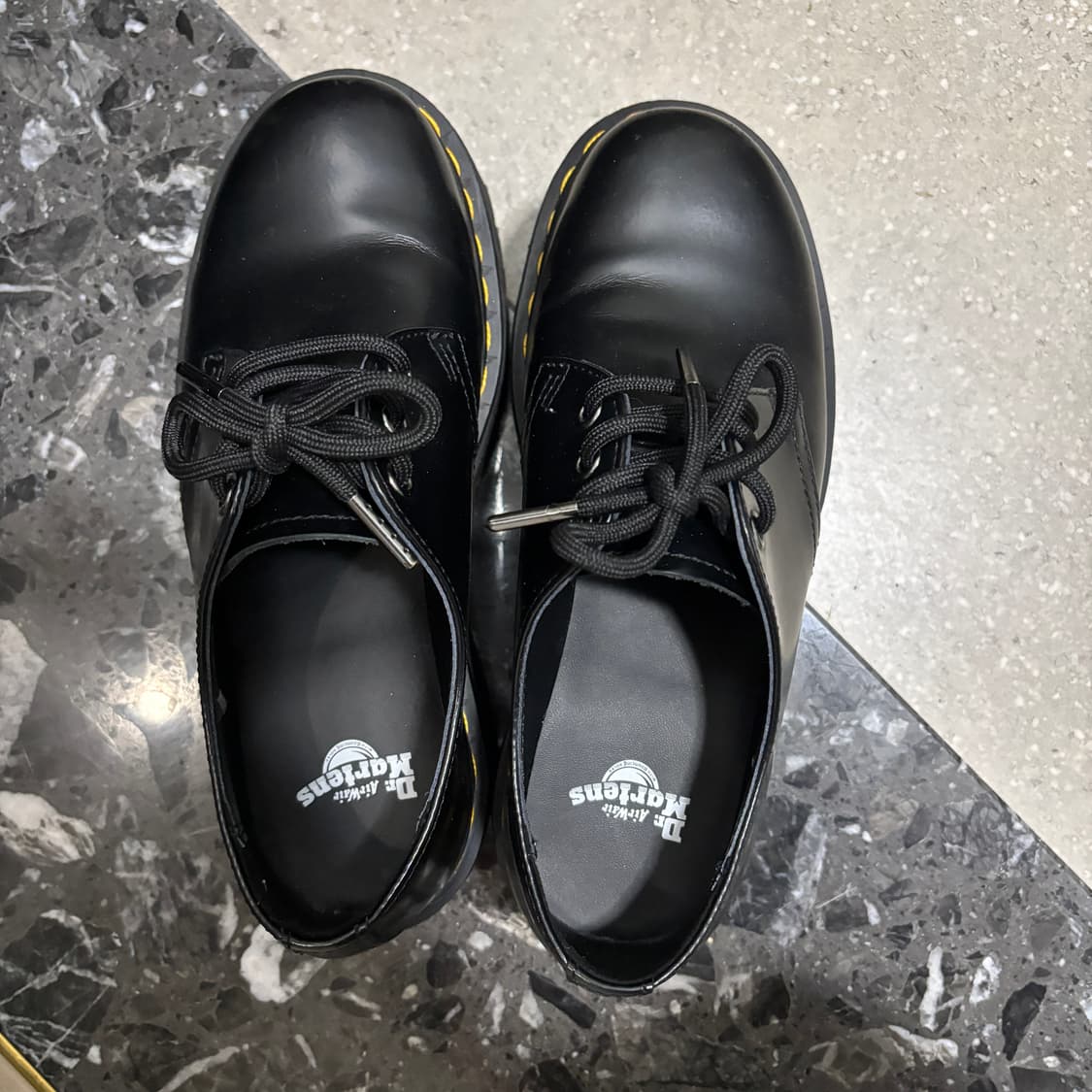 닥터마틴 쿼드 230 상품이미지1