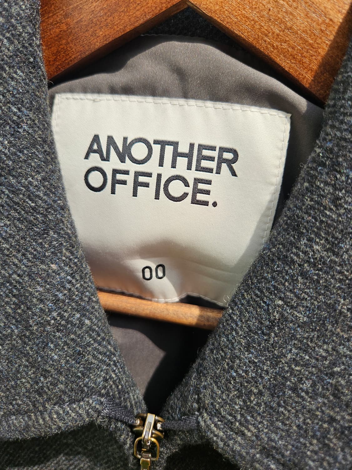 어나더오피스 23AW 볼륨 블루종 울 자켓 상품이미지4