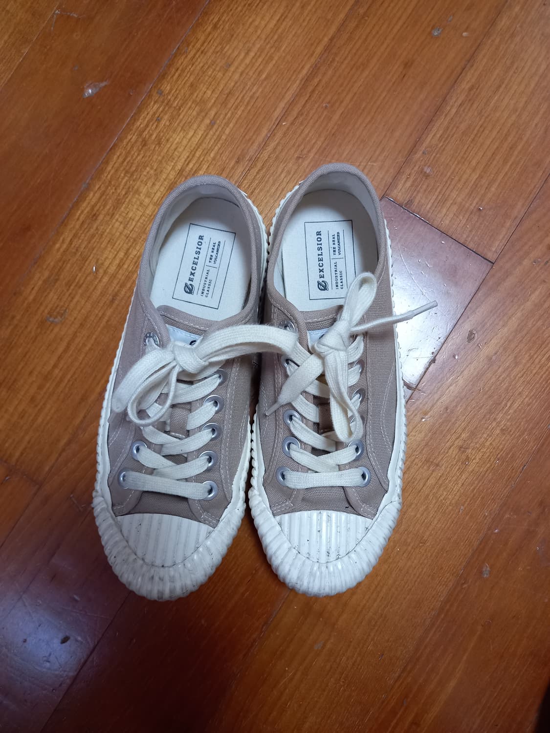 엑셀시오르 베이지 신발 판매해요 상품이미지1