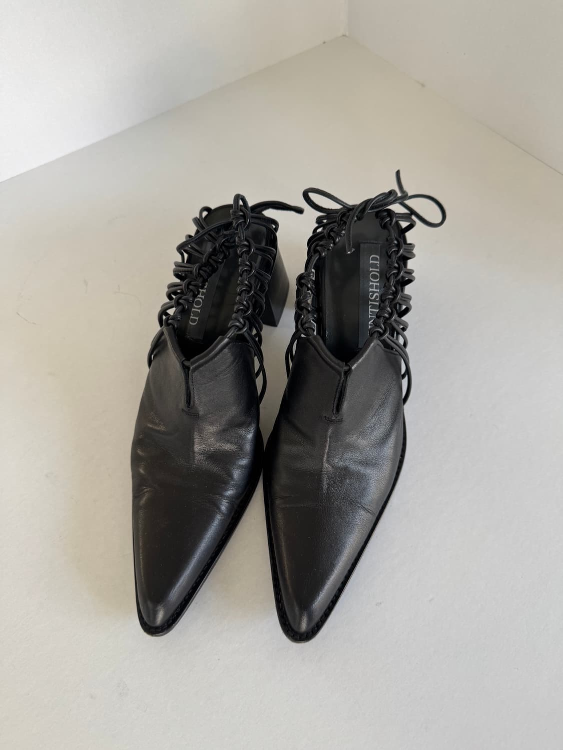 UNTISHOLD 레이스업 포인티드 투 힐 상품이미지2