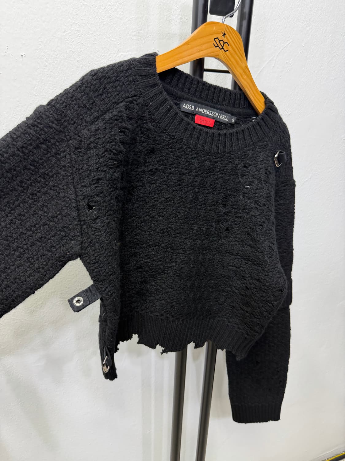정품) 앤더슨벨 24ss 여성 블랙 데미지 니트 S 상품이미지2