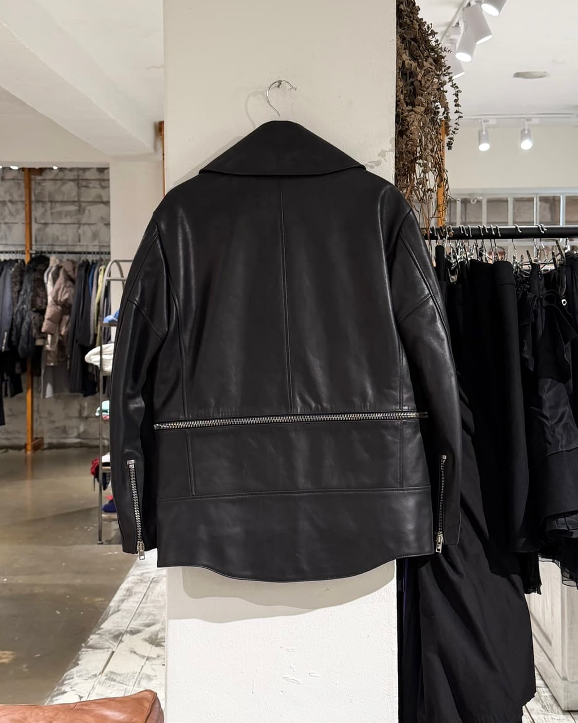 아크네 스튜디오 블랙 칼스킨 레더 바이커 자켓 상품이미지6