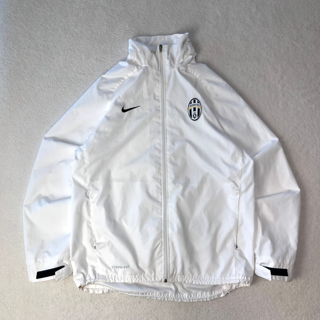 나이키 유벤투스 화이트 자켓 상품이미지1