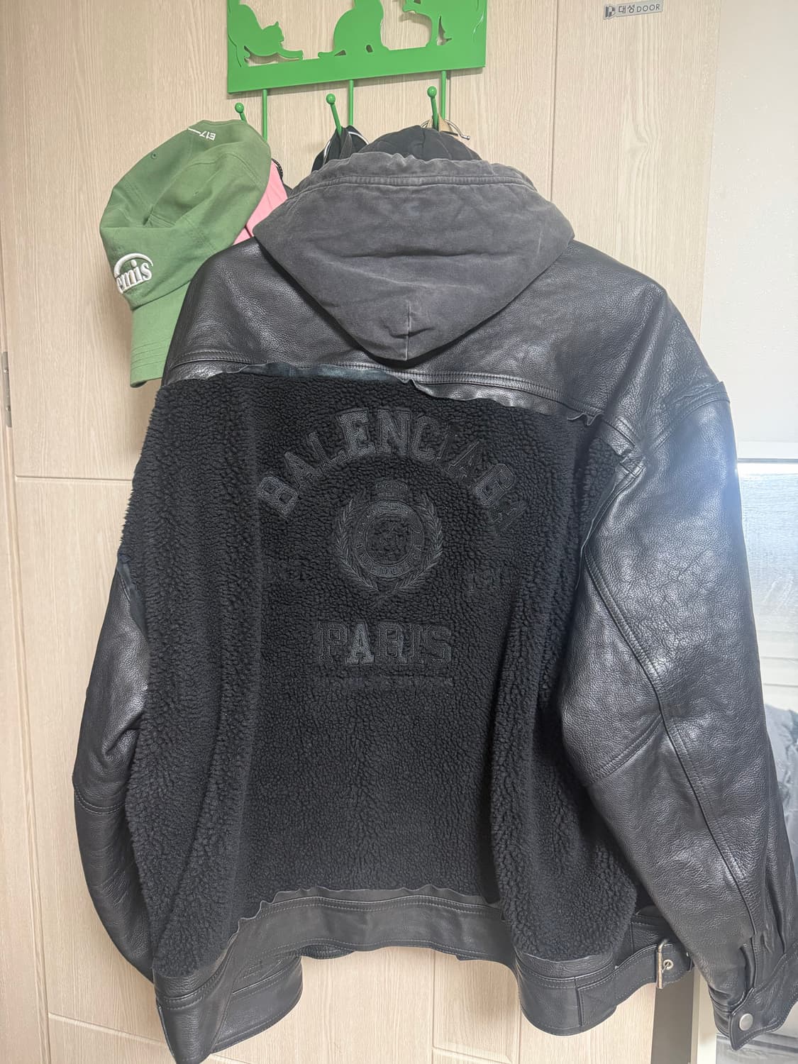 발렌시아가 1917 컬리지 레더 후드 판매합니다. 상품이미지3